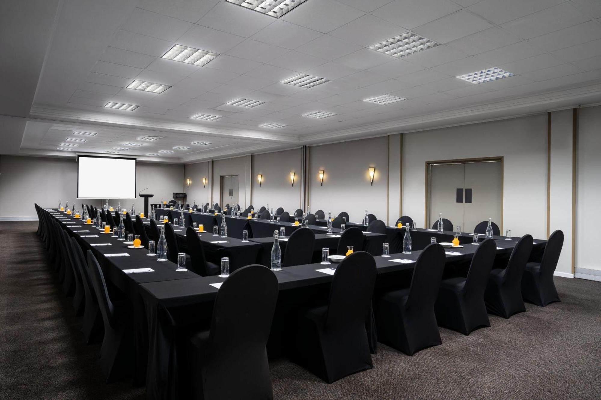 Protea Hotel By Marriott Karridene Beach Amanzimtoti Buitenkant foto