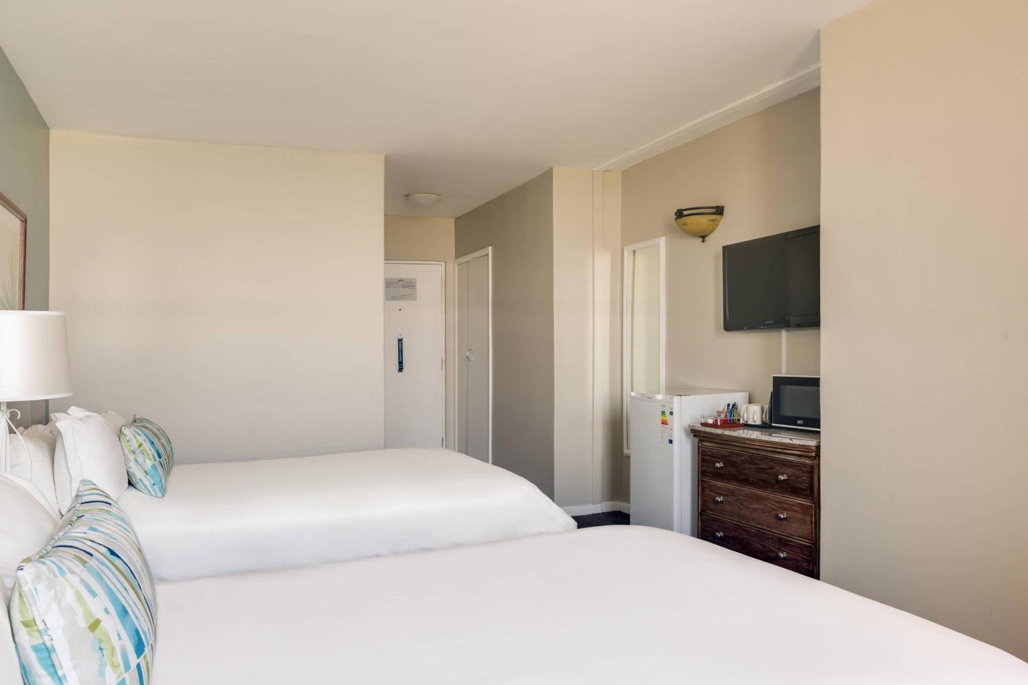 Protea Hotel By Marriott Karridene Beach Amanzimtoti Buitenkant foto