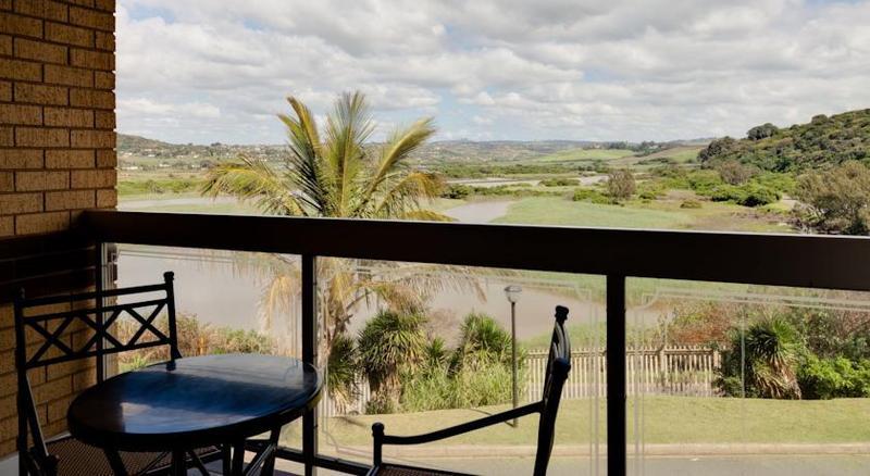 Protea Hotel By Marriott Karridene Beach Amanzimtoti Buitenkant foto
