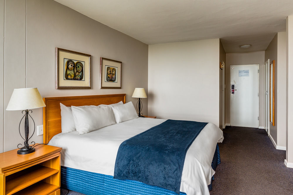Protea Hotel By Marriott Karridene Beach Amanzimtoti Buitenkant foto