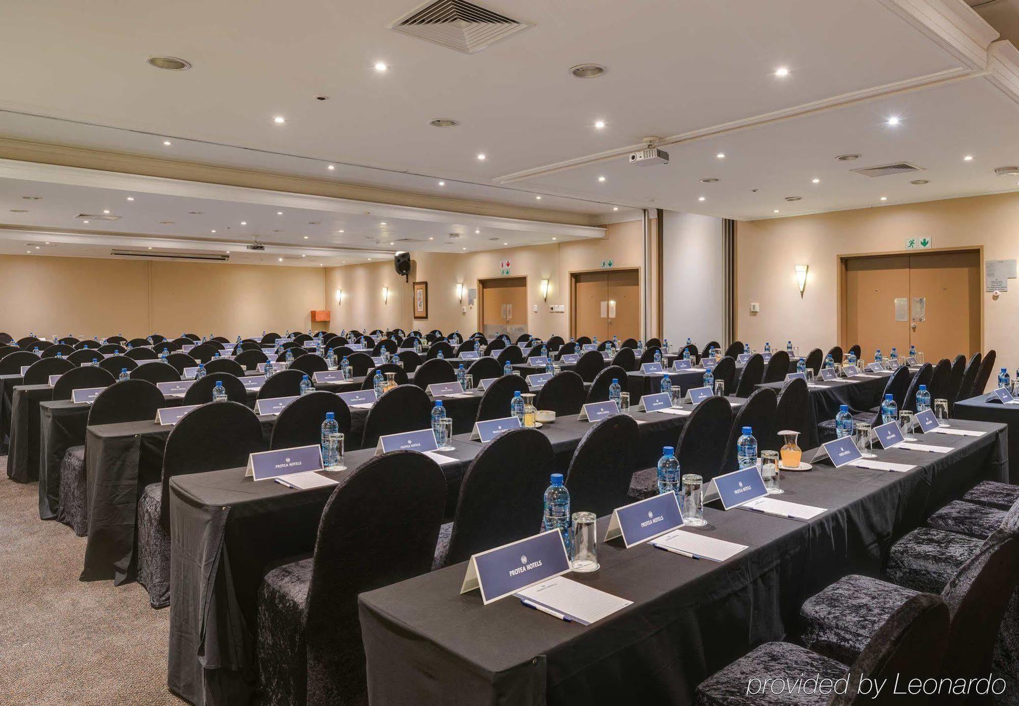 Protea Hotel By Marriott Karridene Beach Amanzimtoti Buitenkant foto