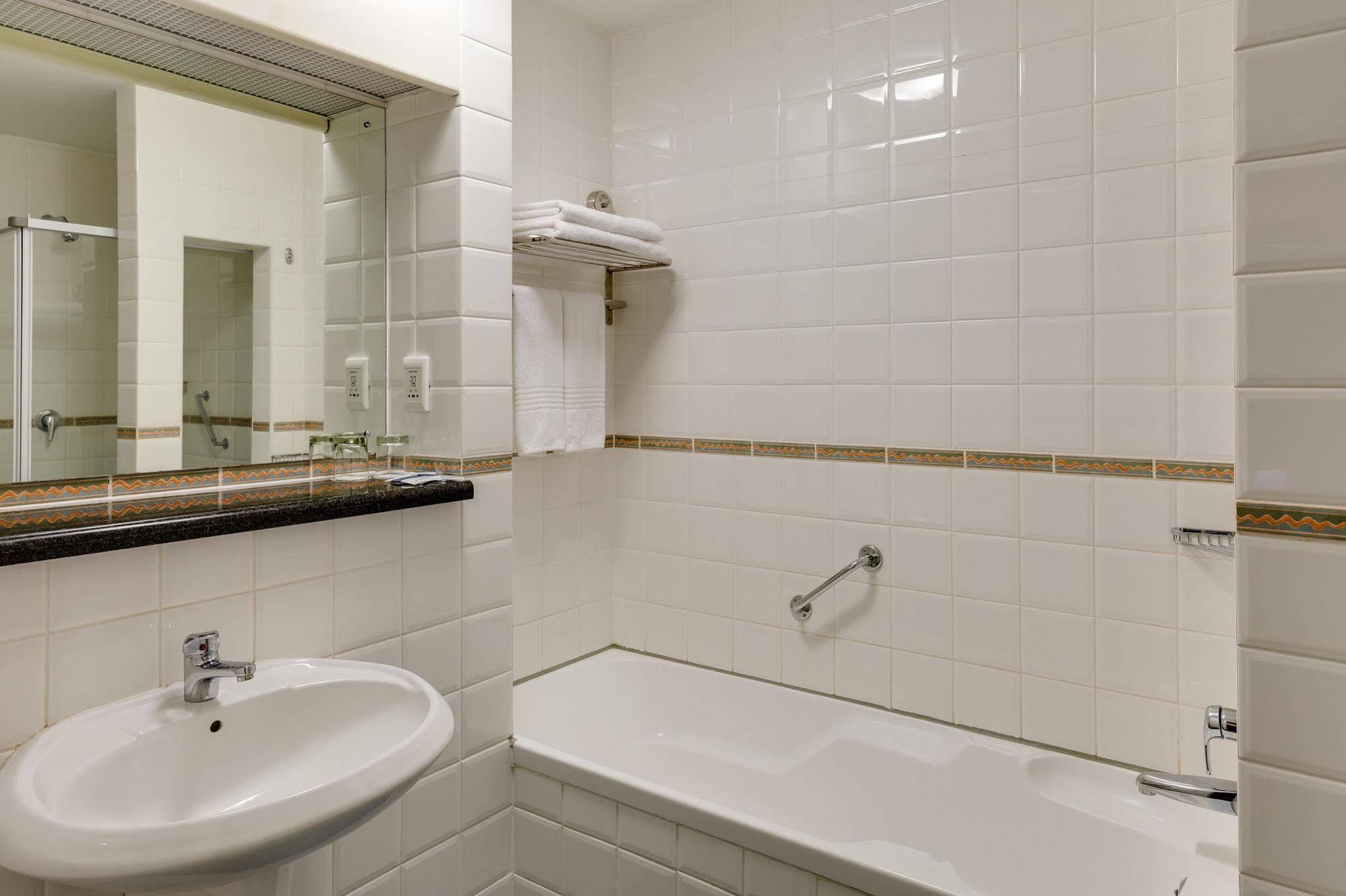 Protea Hotel By Marriott Karridene Beach Amanzimtoti Buitenkant foto