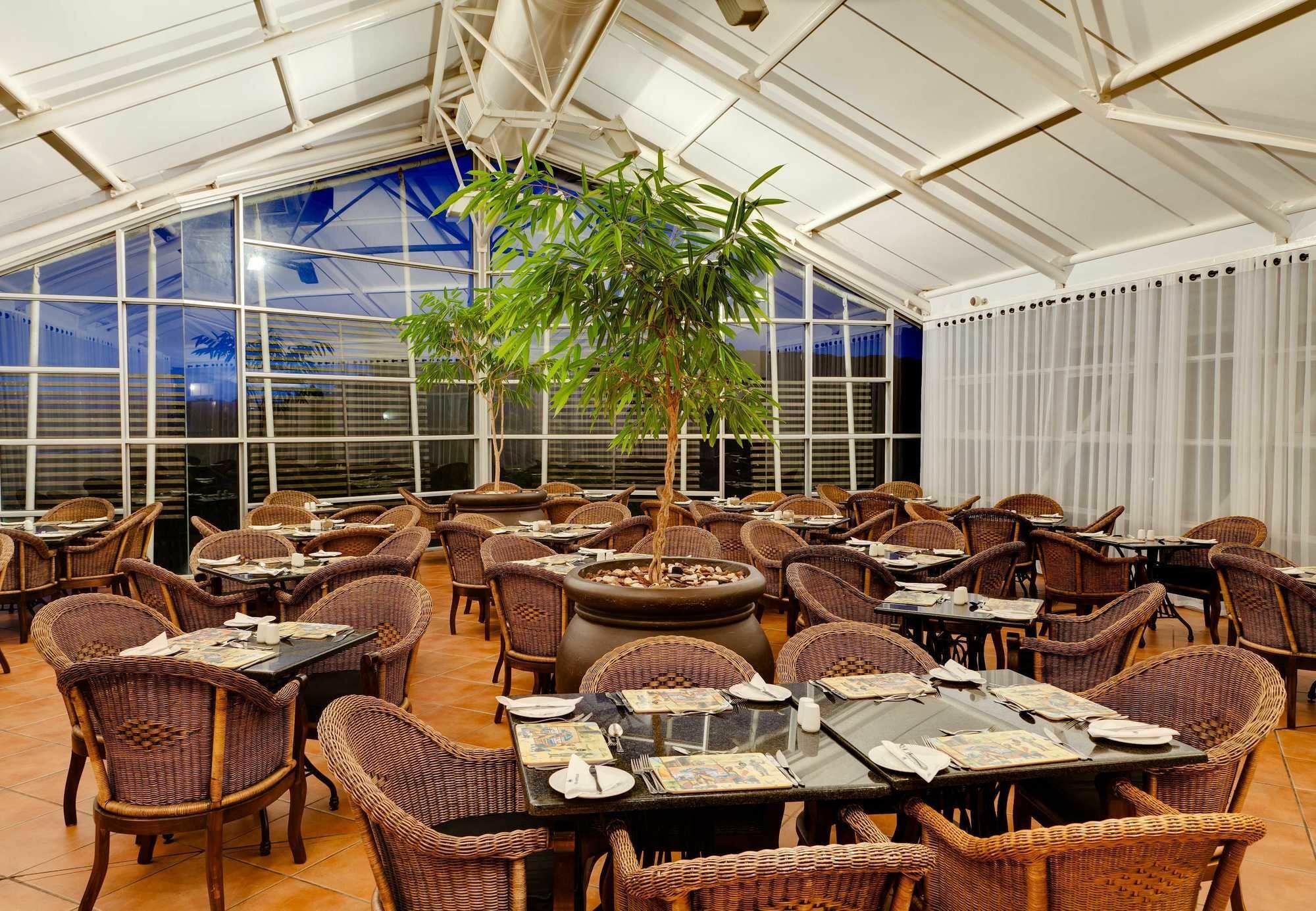 Protea Hotel By Marriott Karridene Beach Amanzimtoti Buitenkant foto
